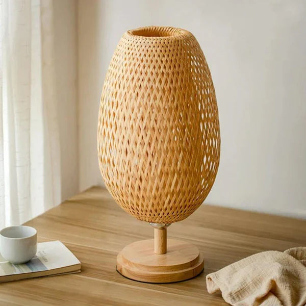 Luminária de Mesa Bambu – Estilo Natural com Elegância Artesanal