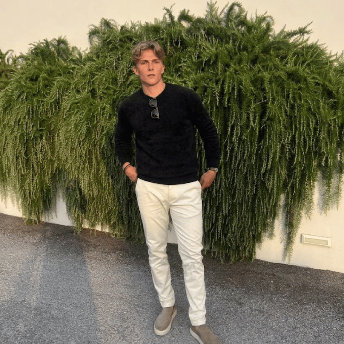 Suéter Masculino de Caxemira Gola U